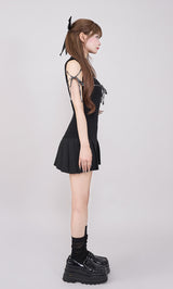 モデル：158cm（着用サイズ：FREE　着用カラー：BLK)