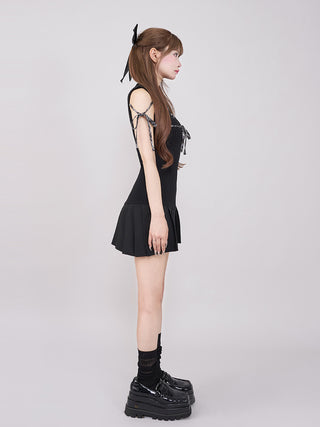 モデル：158cm（着用サイズ：FREE　着用カラー：BLK)