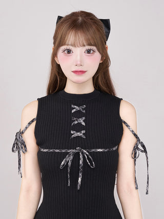 モデル：158cm（着用サイズ：FREE　着用カラー：BLK)