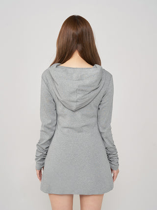 モデル：158cm（着用サイズ：FREE　着用カラー：GRY）