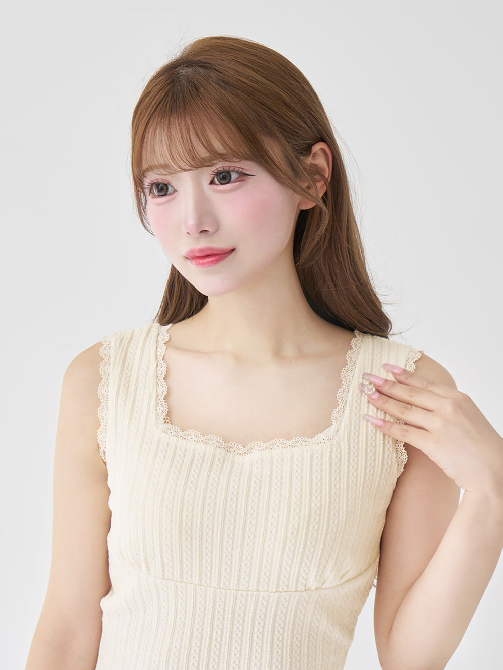 モデル：158cm（着用サイズ：FREE　着用カラー：IVO）