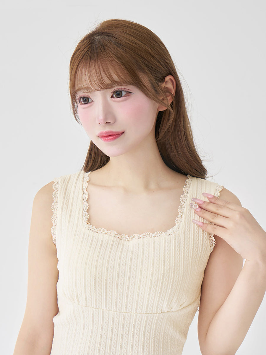 モデル：158cm（着用サイズ：FREE　着用カラー：IVO）