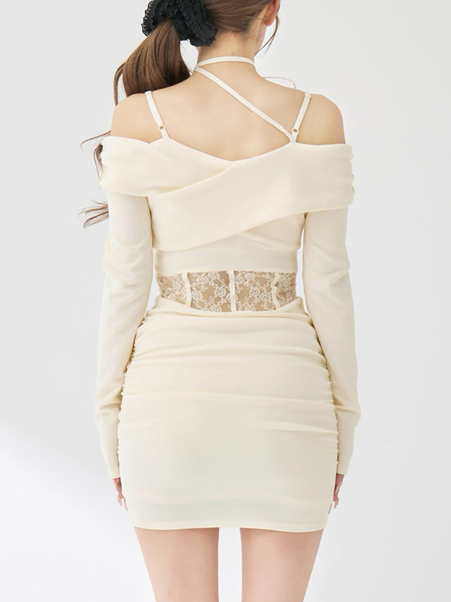 モデル：158cm（着用サイズ：FREE　着用カラー：IVO）