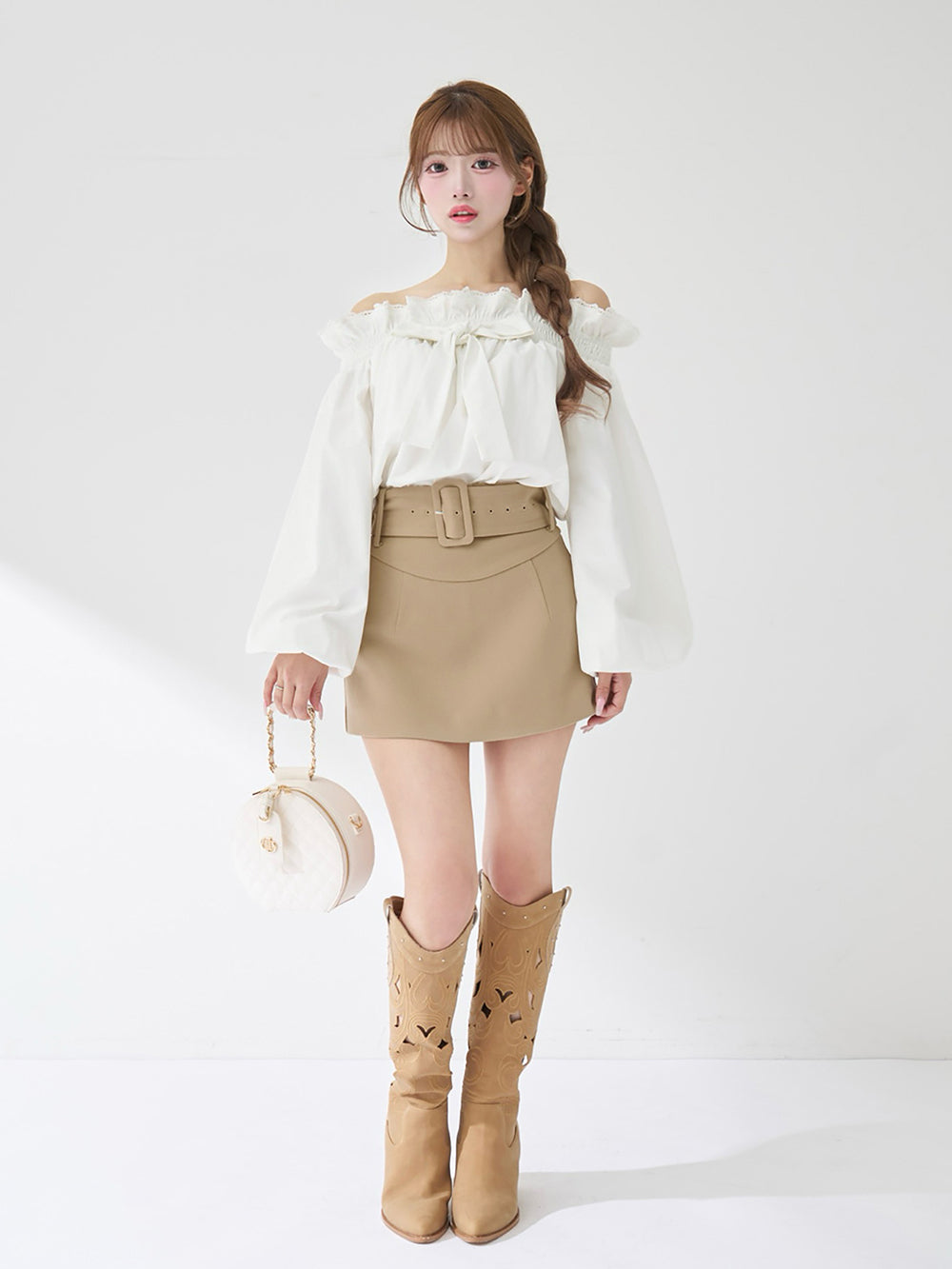 モデル：158cm（着用サイズ：FREE　着用カラー：BEG）