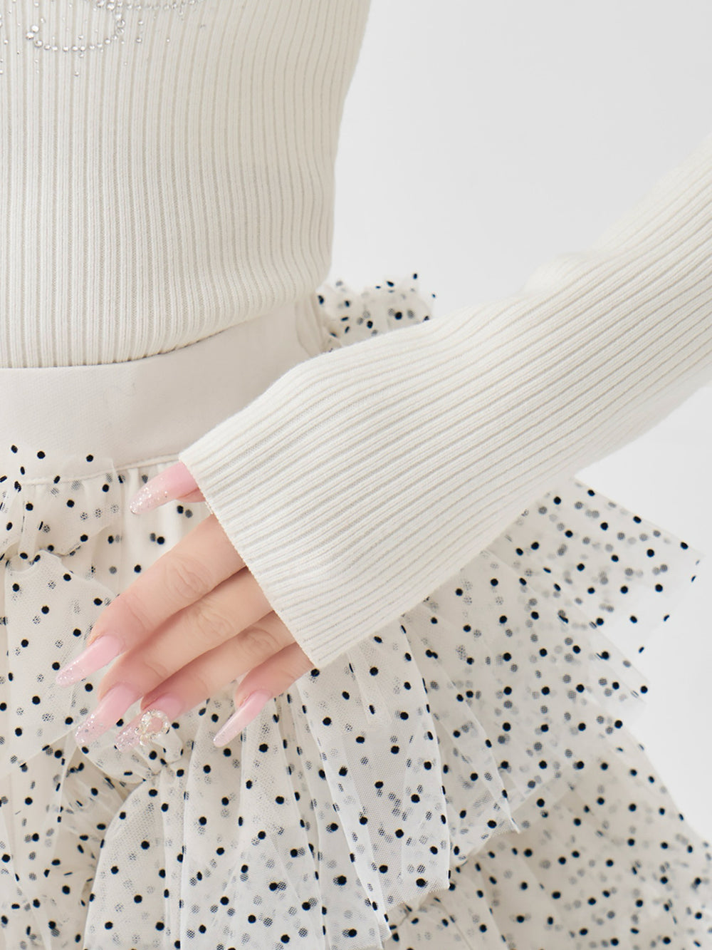 モデル：158cm（着用サイズ：FREE　着用カラー：WHT）