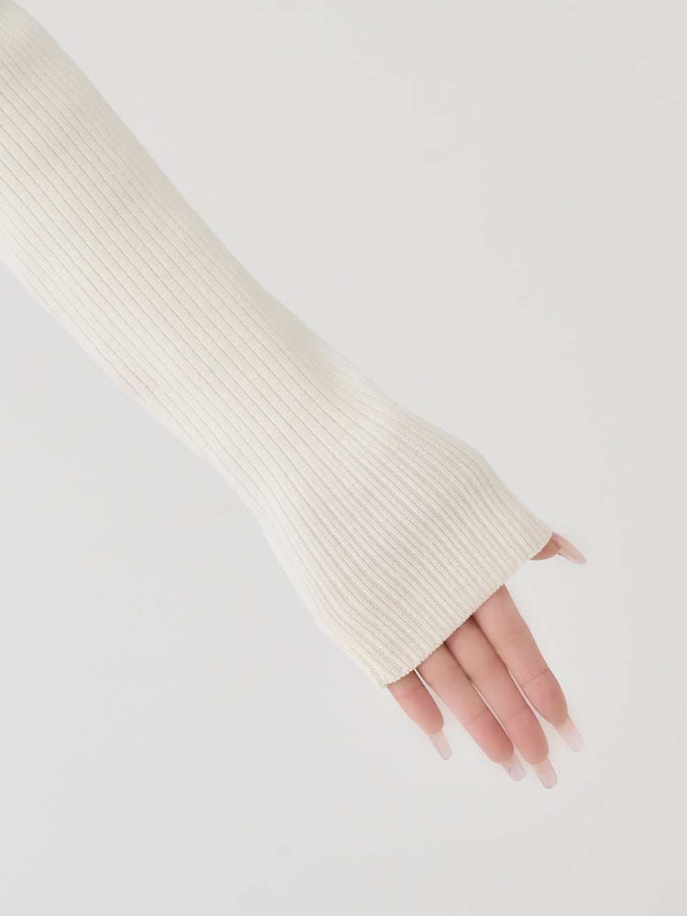 モデル：158cm（着用サイズ：FREE　着用カラー：WHT）