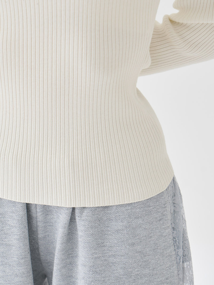 モデル：158cm（着用サイズ：FREE　着用カラー：WHT）