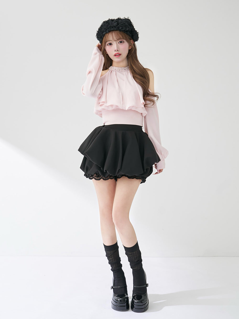 モデル：158cm（着用サイズ：FREE　着用カラー：BLK）