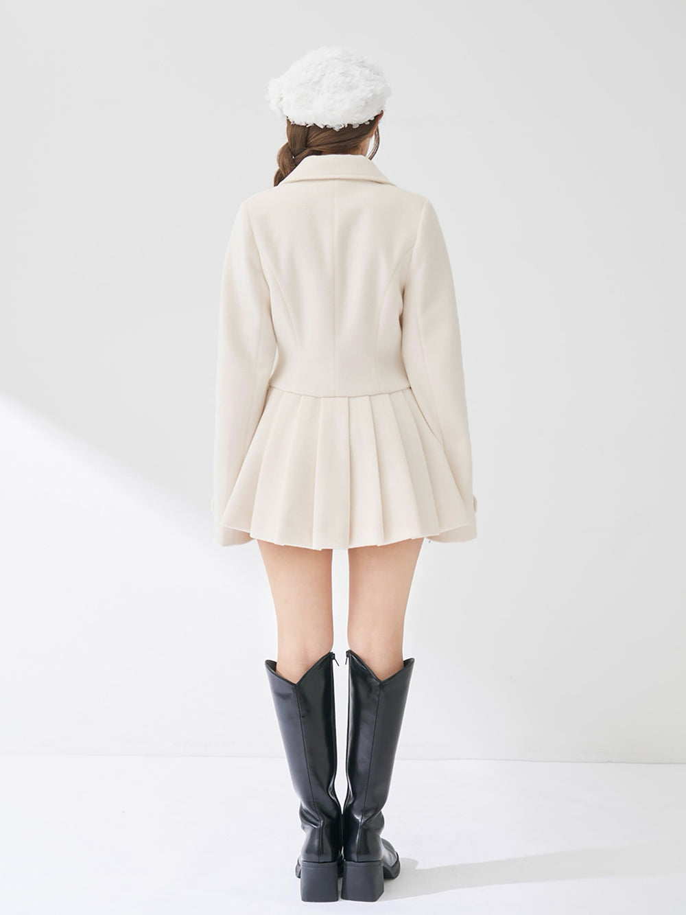 モデル：158cm（着用サイズ：FREE　着用カラー：IVO）