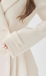 モデル：158cm（着用サイズ：FREE　着用カラー：IVO）