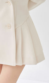 モデル：158cm（着用サイズ：FREE　着用カラー：IVO）