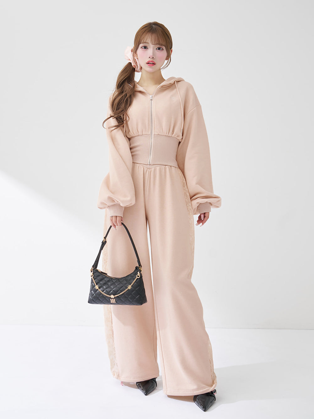 モデル：158cm（着用サイズ：FREE　着用カラー：PNK）