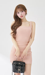 モデル：158cm（着用サイズ：FREE　着用カラー：PNK）