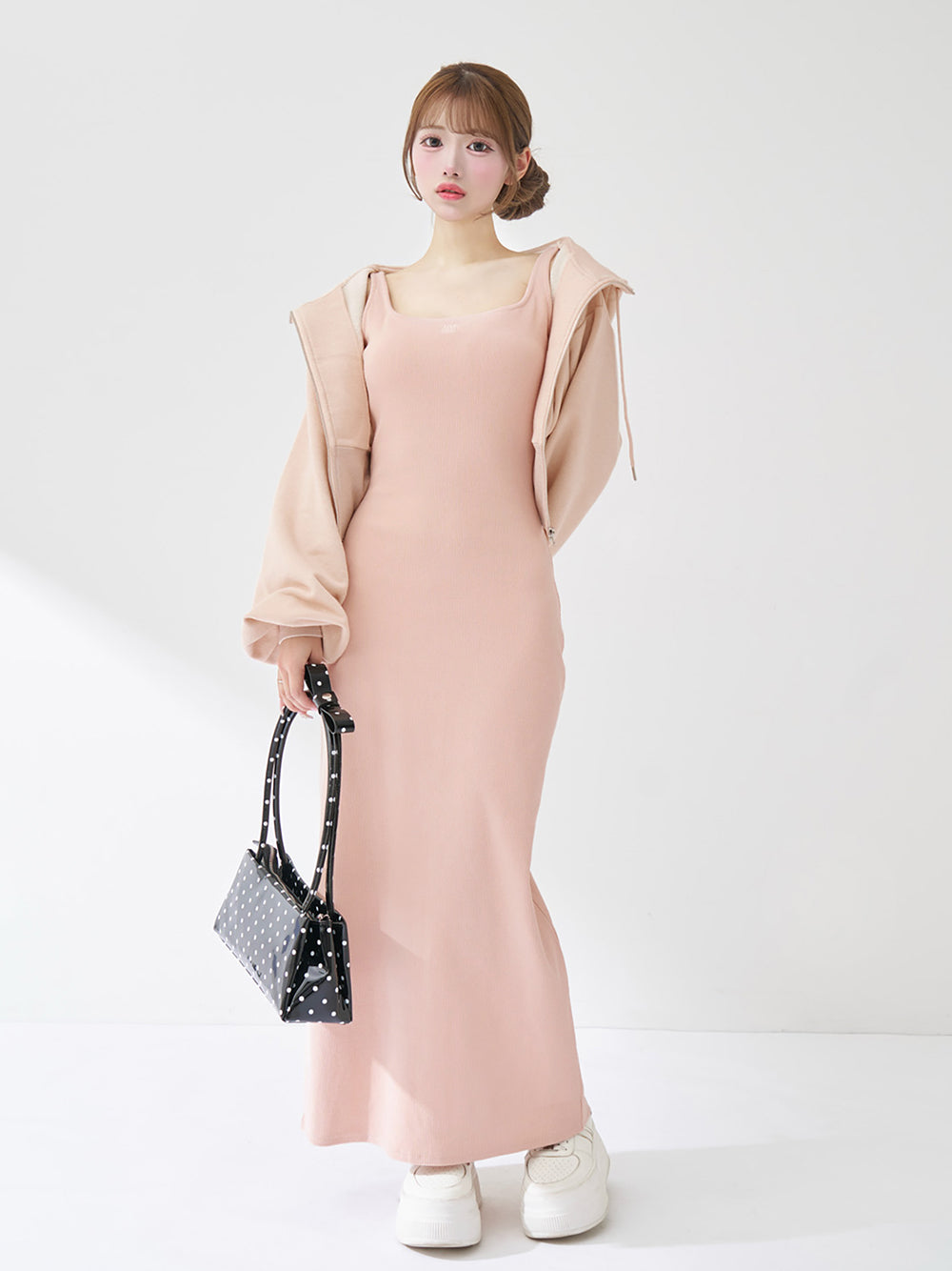 モデル：158cm（着用サイズ：FREE　着用カラー：PNK）