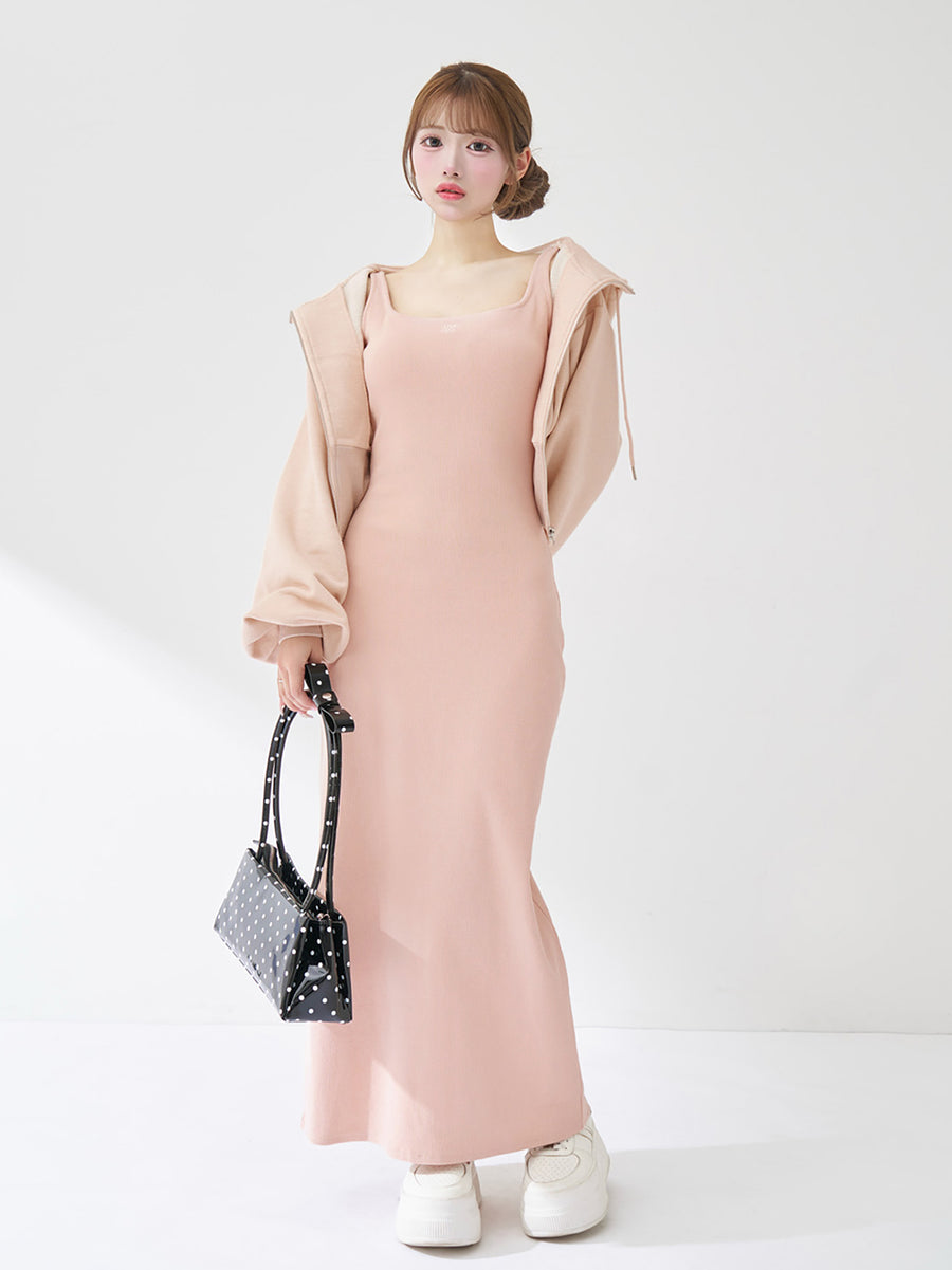 モデル：158cm（着用サイズ：FREE　着用カラー：PNK）