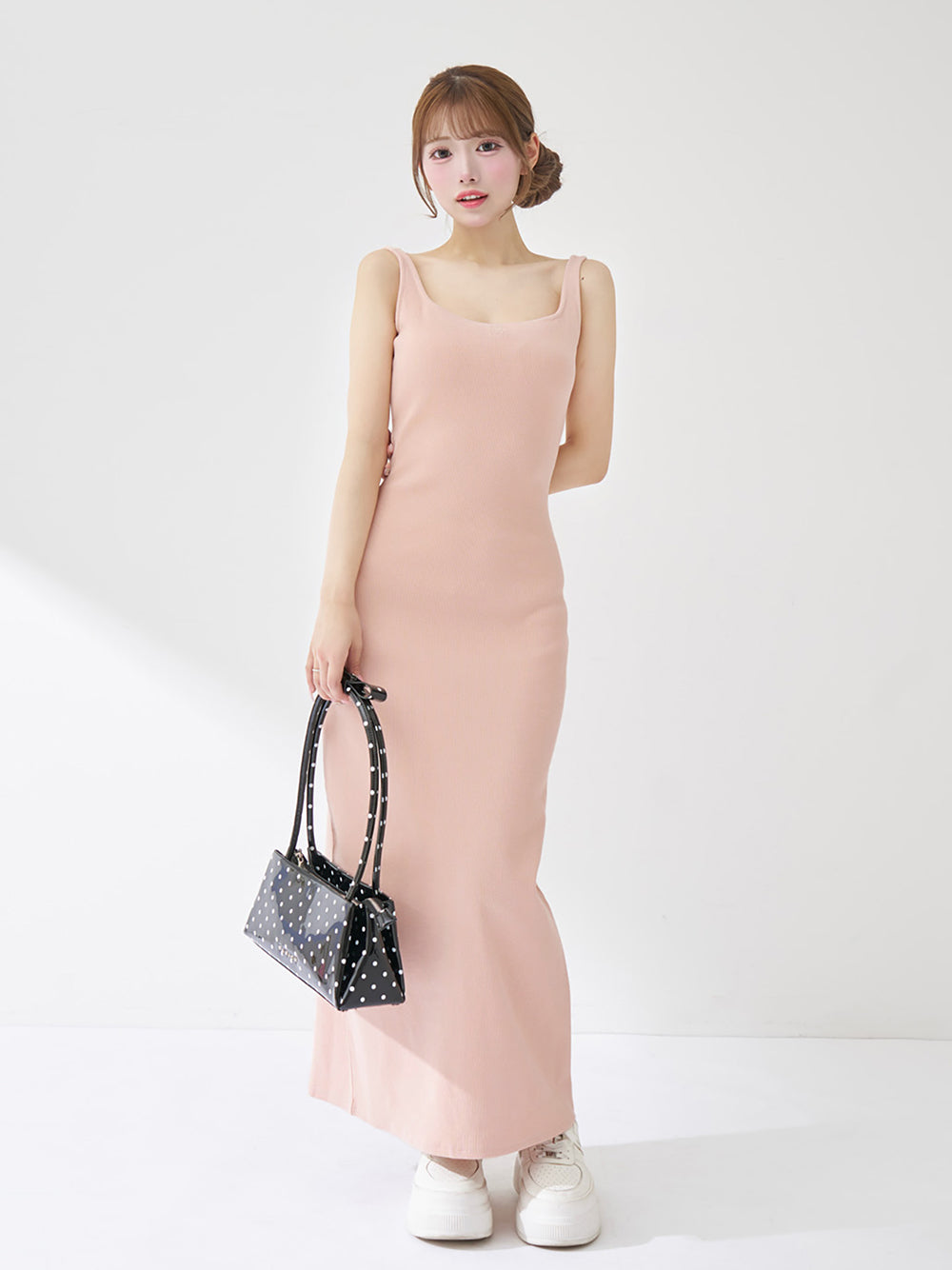 モデル：158cm（着用サイズ：FREE　着用カラー：PNK）