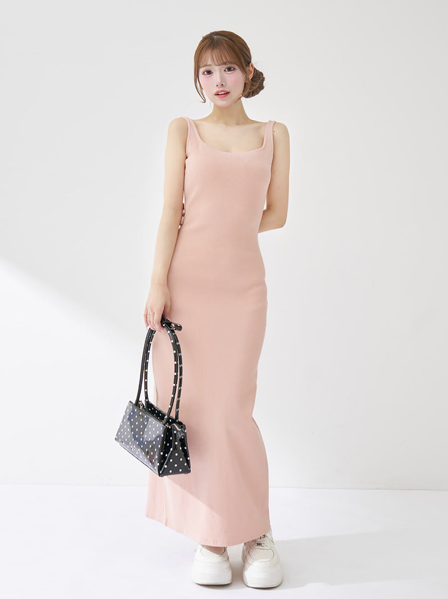 モデル：158cm（着用サイズ：FREE　着用カラー：PNK）