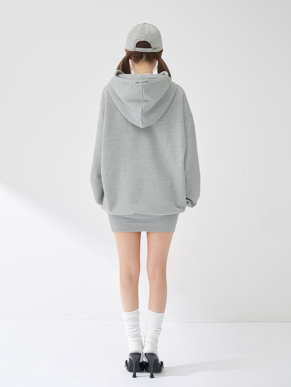 モデル：158cm（着用サイズ：FREE　着用カラー：GRY）