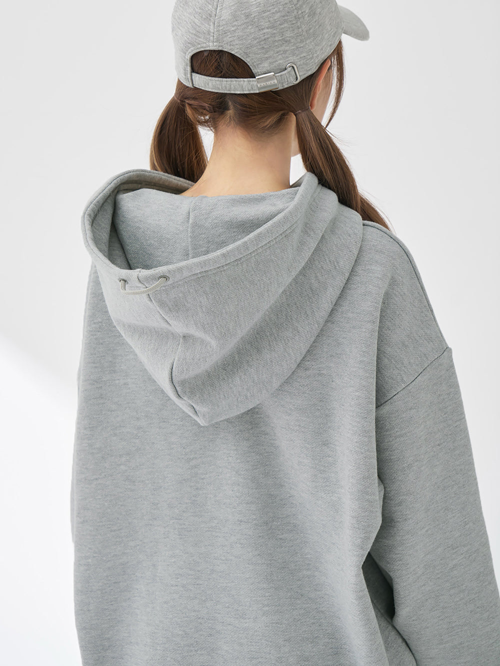 モデル：158cm（着用サイズ：FREE　着用カラー：GRY）