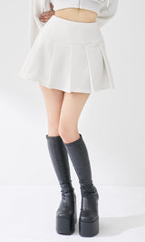 モデル：158cm（着用サイズ：FREE　着用カラー：WHT）