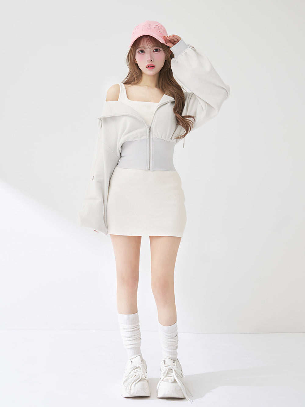 モデル：158cm（着用サイズ：FREE　着用カラー：WHT）