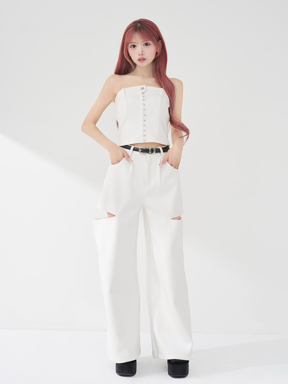 モデル：158cm（着用サイズ：FREE　着用カラー：WHT）