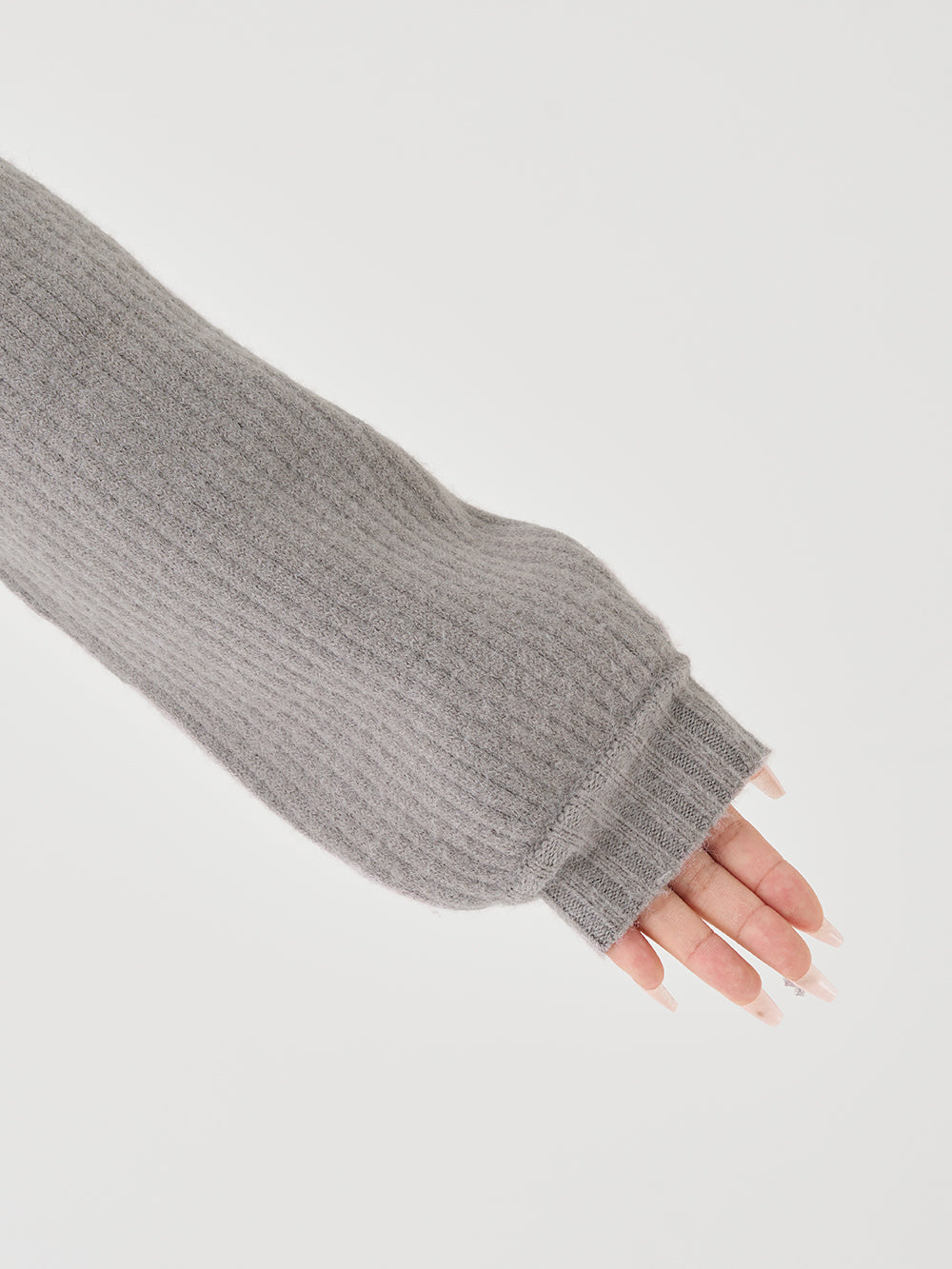 モデル：158cm（着用サイズ：FREE　着用カラー：GRY）