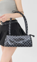 サイズ：FREE　カラー：BLK