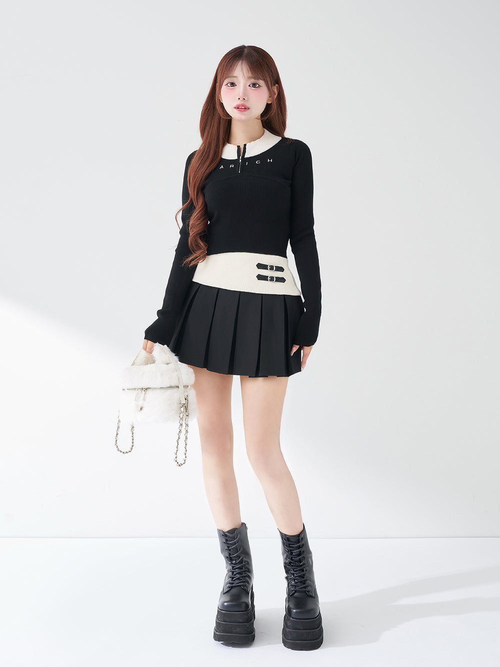 モデル：158cm（着用サイズ：FREE　着用カラー：BLK）