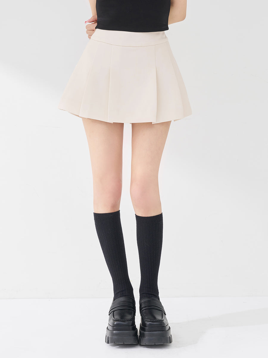 モデル：158cm（着用サイズ：S　着用カラー：IVO）