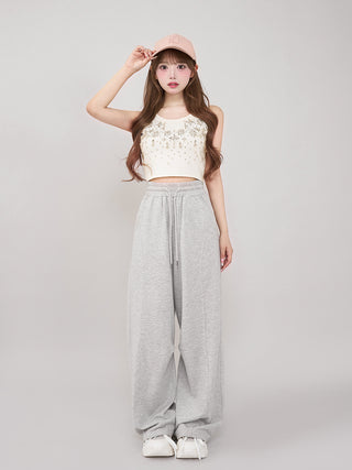 モデル：158cm（着用サイズ：FREE　着用カラー：WHT)