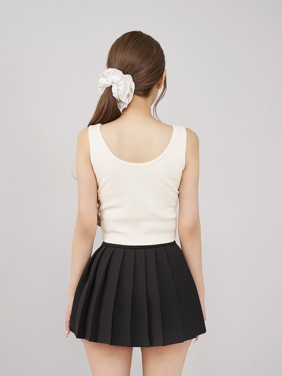 モデル：158cm（着用サイズ：FREE　着用カラー：WHT)