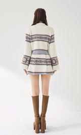 モデル：158cm（着用サイズ：FREE　着用カラー：IVO）