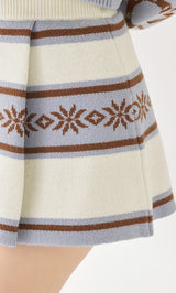 モデル：158cm（着用サイズ：FREE　着用カラー：IVO）