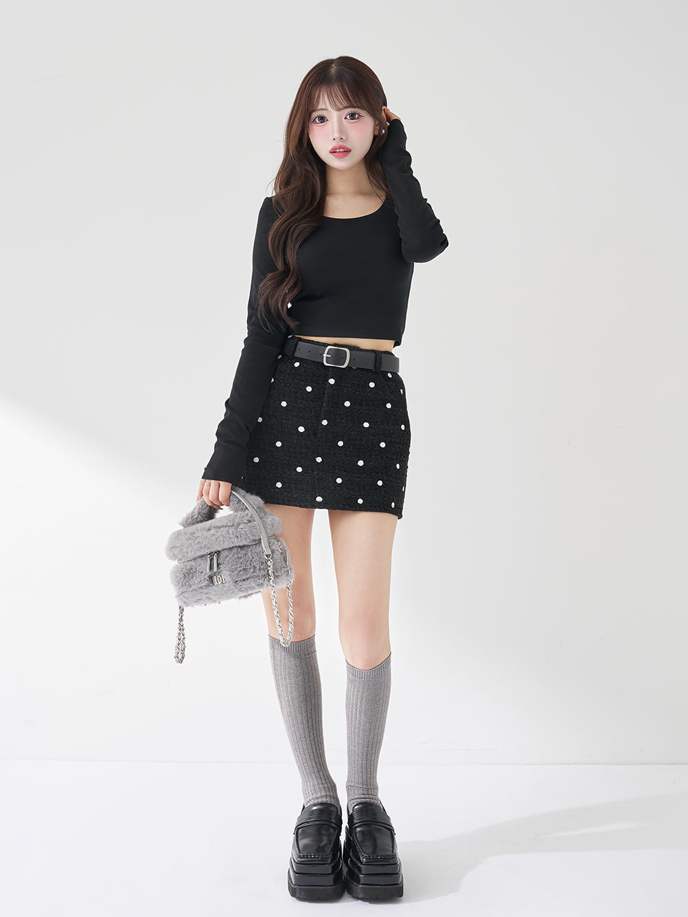 モデル：158cm（着用サイズ：FREE　着用カラー：BLK）