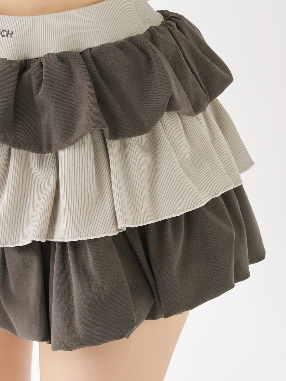 モデル：158cm（着用サイズ：FREE　着用カラー：C-GRY）