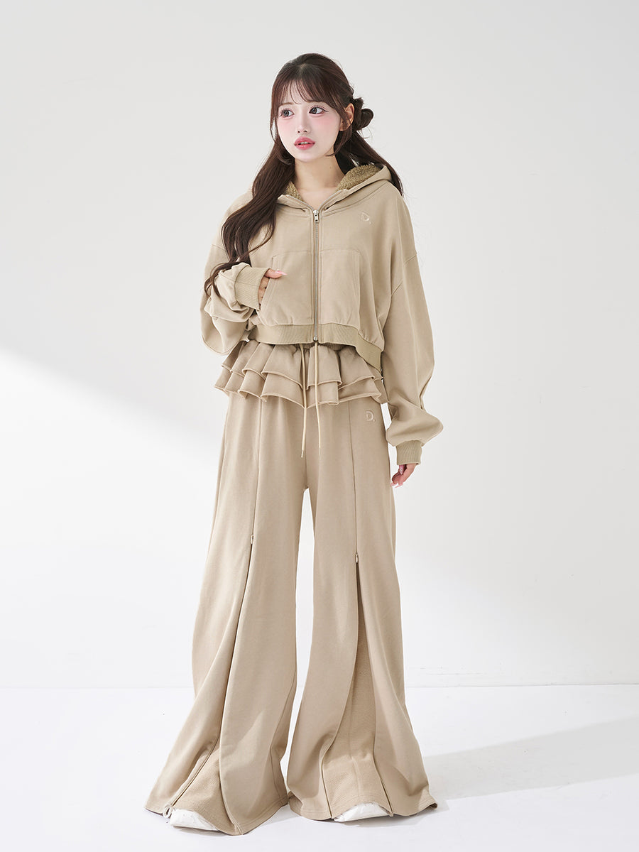 モデル：158cm（着用サイズ：FREE　着用カラー：BEG）