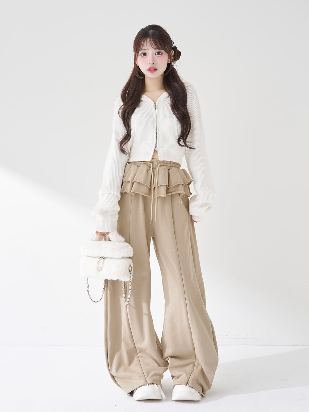 モデル：158cm（着用サイズ：FREE　着用カラー：BEG）