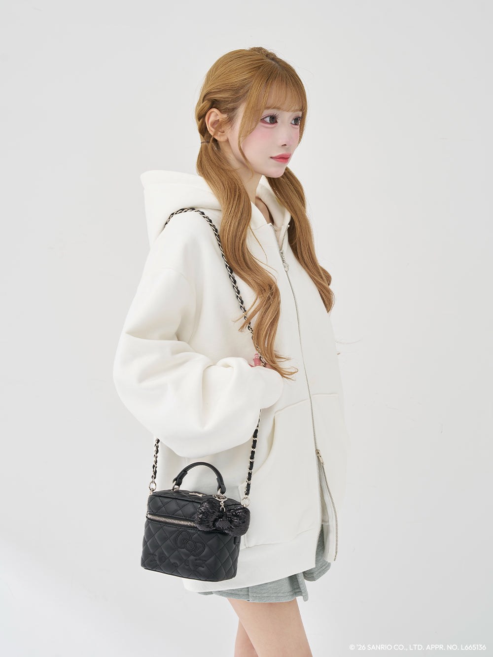 サイズ：FREE　カラー：BLK