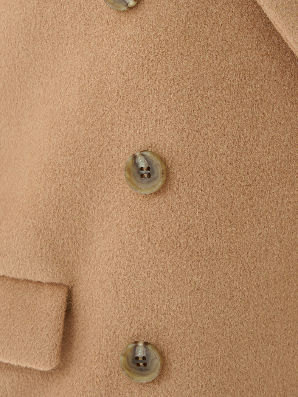 モデル：158cm（着用サイズ：FREE　着用カラー：CAM）