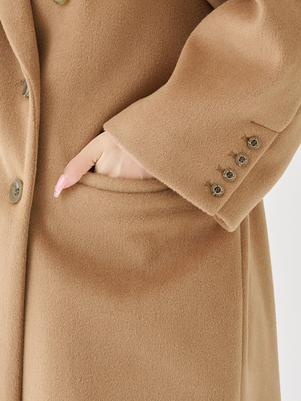 モデル：158cm（着用サイズ：FREE　着用カラー：CAM）