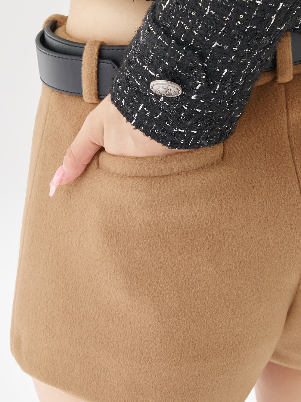 モデル：158cm（着用サイズ：S　着用カラー：CAM）