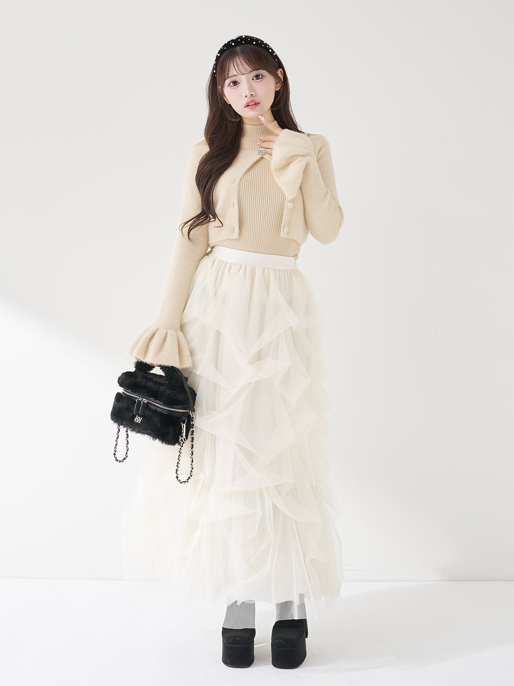 モデル：158cm（着用サイズ：FREE　着用カラー：IVO）