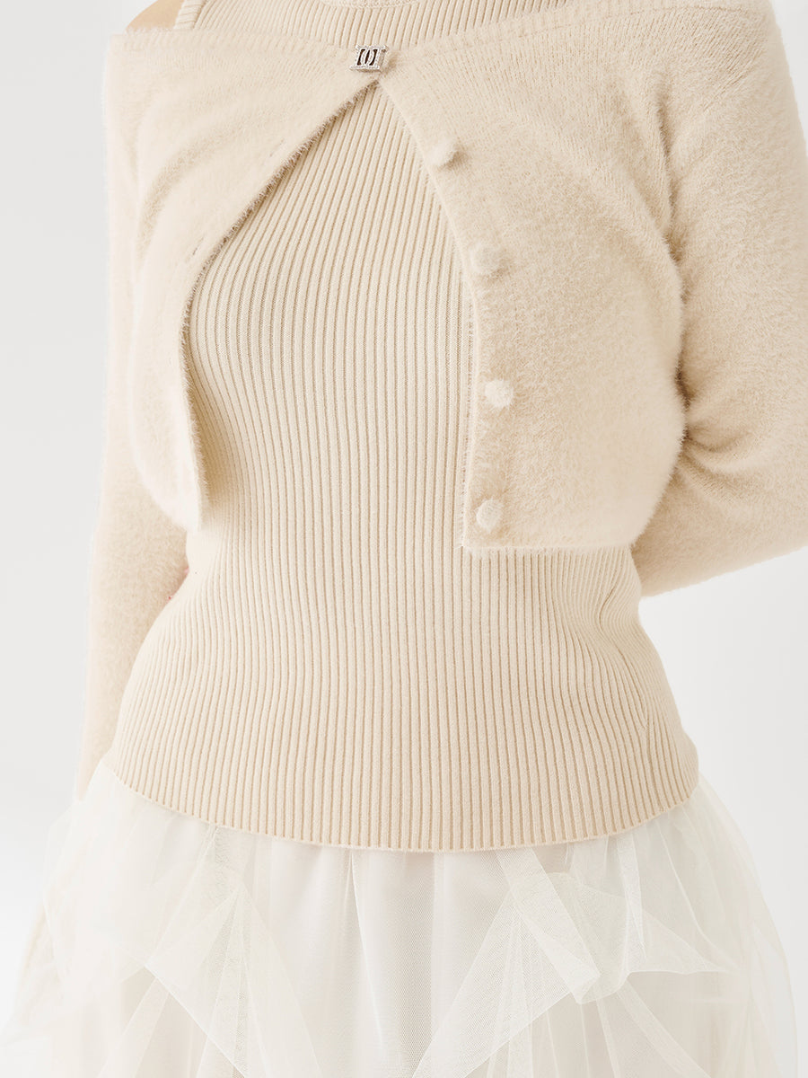 モデル：158cm（着用サイズ：FREE　着用カラー：IVO）