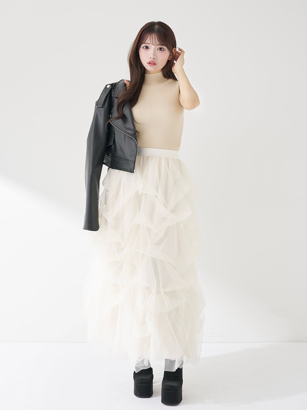 モデル：158cm（着用サイズ：FREE　着用カラー：IVO）