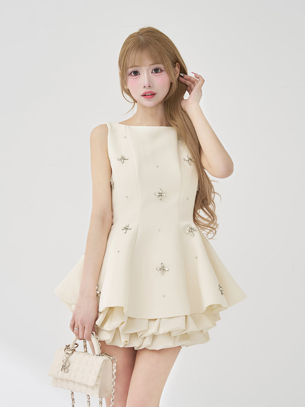 モデル：158cm（着用サイズ：FREE　着用カラー：WHT）