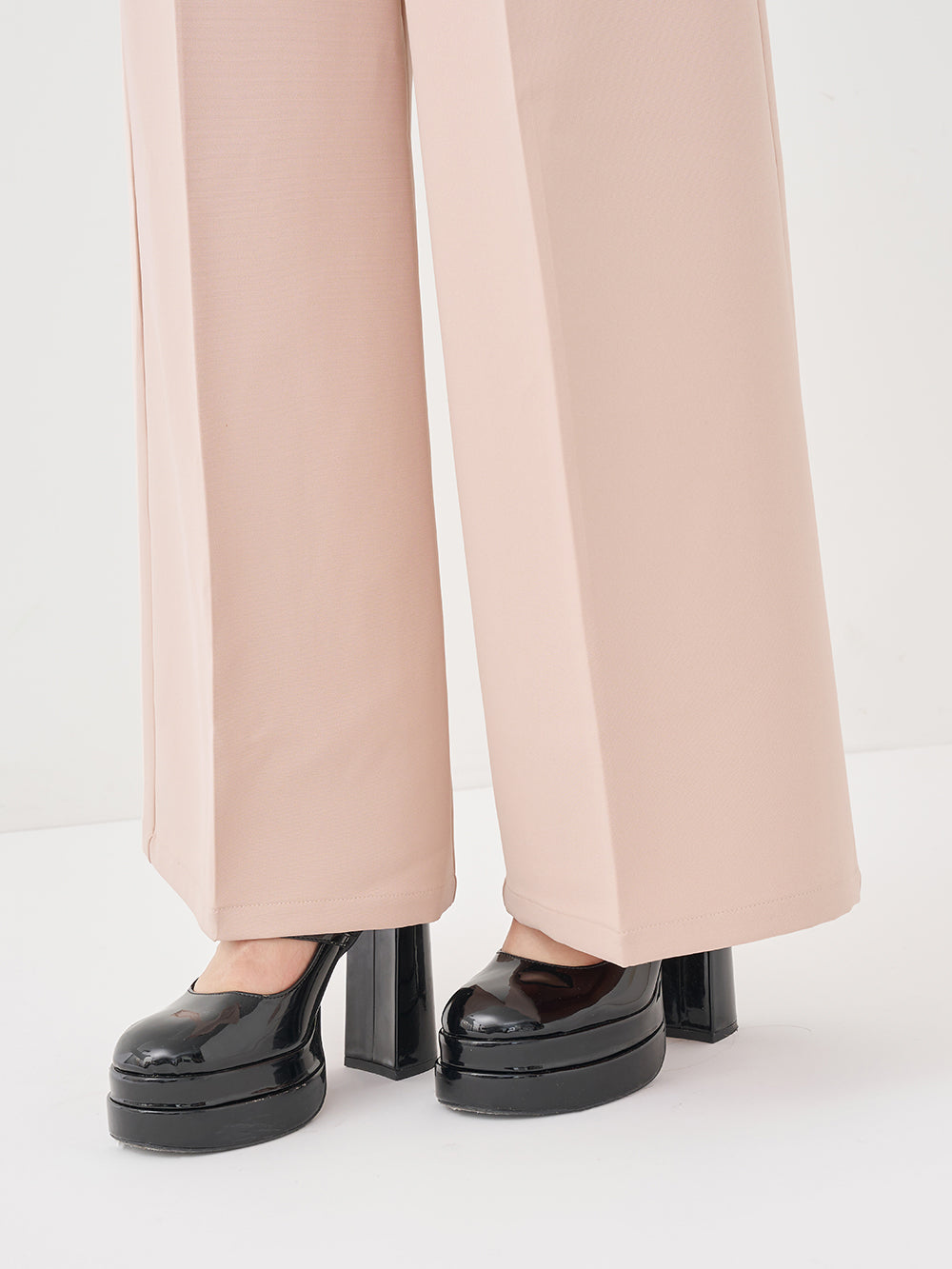 モデル：158cm（着用サイズ：FREE　着用カラー：PNK）