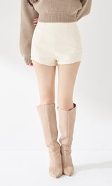 モデル：158cm（着用サイズ：FREE　着用カラー：IVO）