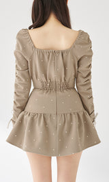 モデル：158cm（着用サイズ：FREE　着用カラー：BEG）