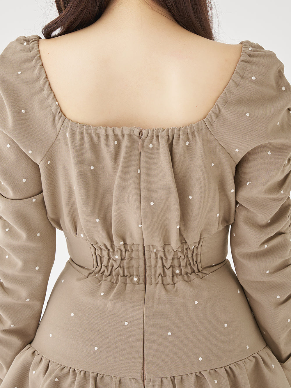 モデル：158cm（着用サイズ：FREE　着用カラー：BEG）